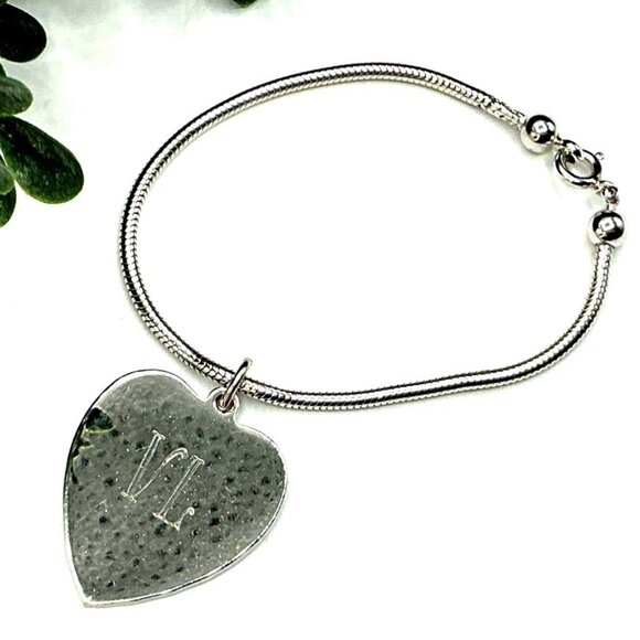 Silver-Toned Chain Bracelet With Engraved Heart Pendant VL Design by Coror - Picture 2 of 8